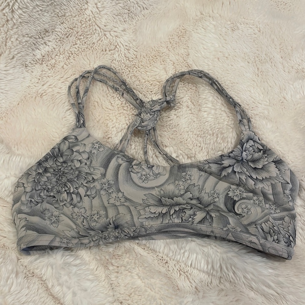 LULULEMON sports bra